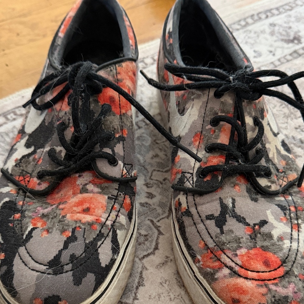 Nike Digi-Floral Janowski Sneakers - Black, Red, Gray